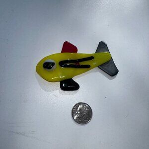 #5387 REFIGERATOR MAGNET FISH YELLOW MULTI COLOR W/FIN ELEGANT FUSED GLASS